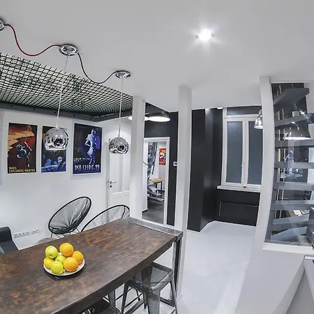 Designer Loft At The Great Synagogue Apartamento